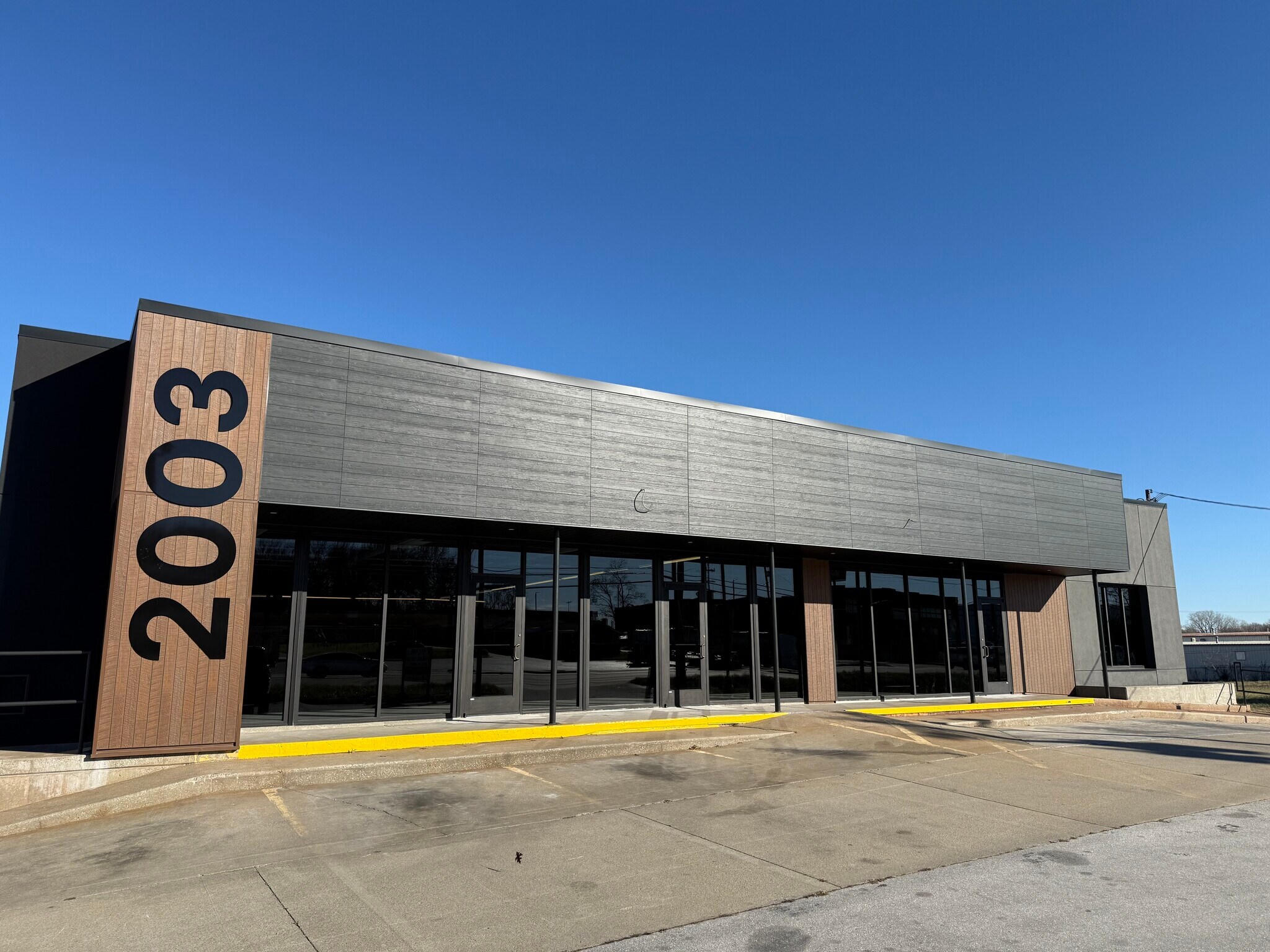 2003 E Kearney St, Springfield, MO à louer Photo principale– Image 1 sur 8