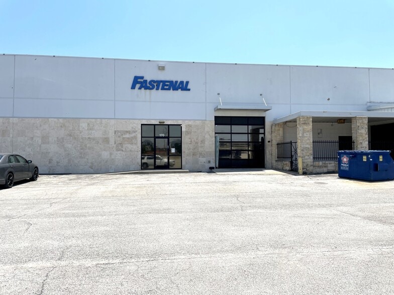 7500 Baker Blvd, Richland Hills, TX à louer - Photo de l’immeuble – Image 1 sur 16