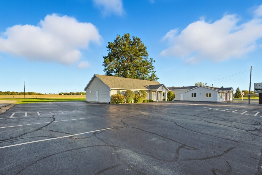 219 N Canal St, Annawan, IL à vendre - Photo de l’immeuble – Image 3 sur 31