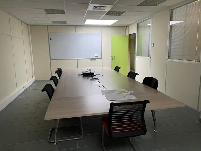 Plus de détails pour 102 Boulevard Jean Jaurès, Houilles - Bureau à louer