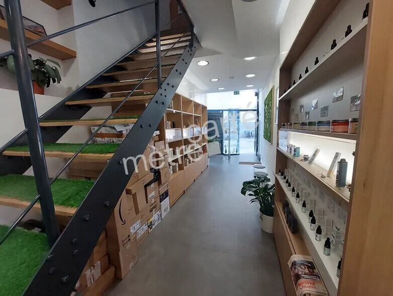 Local commercial dans Nantes à louer - Photo de l’immeuble – Image 2 sur 2