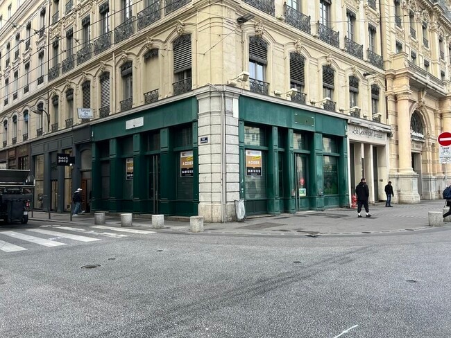 Plus de détails pour Local commercial à louer