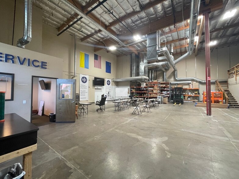 961 Matley Ln, Reno, NV à louer - Photo de l’immeuble – Image 3 sur 4