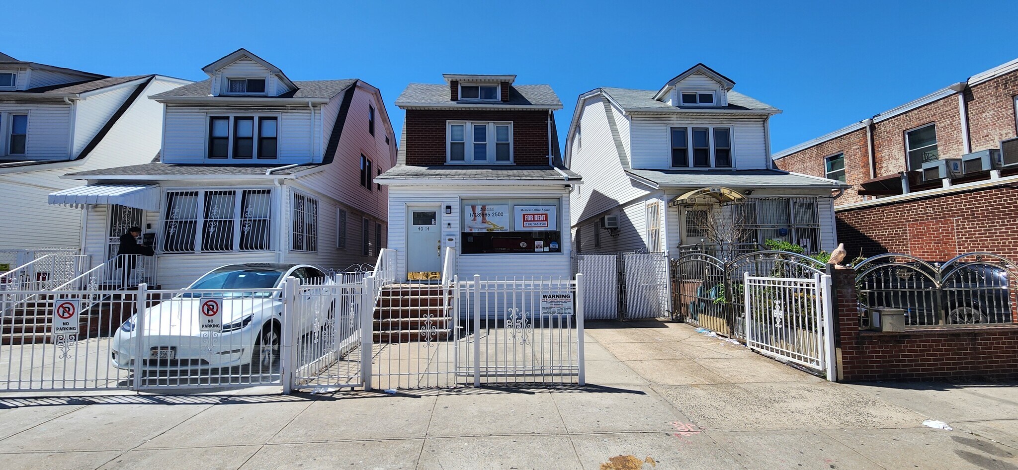 4014 78th St, Elmhurst, NY à louer Photo de l’immeuble– Image 1 sur 3