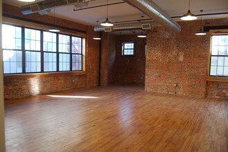 456 Johnson Ave, Brooklyn, NY à louer Photo intérieure– Image 2 sur 6