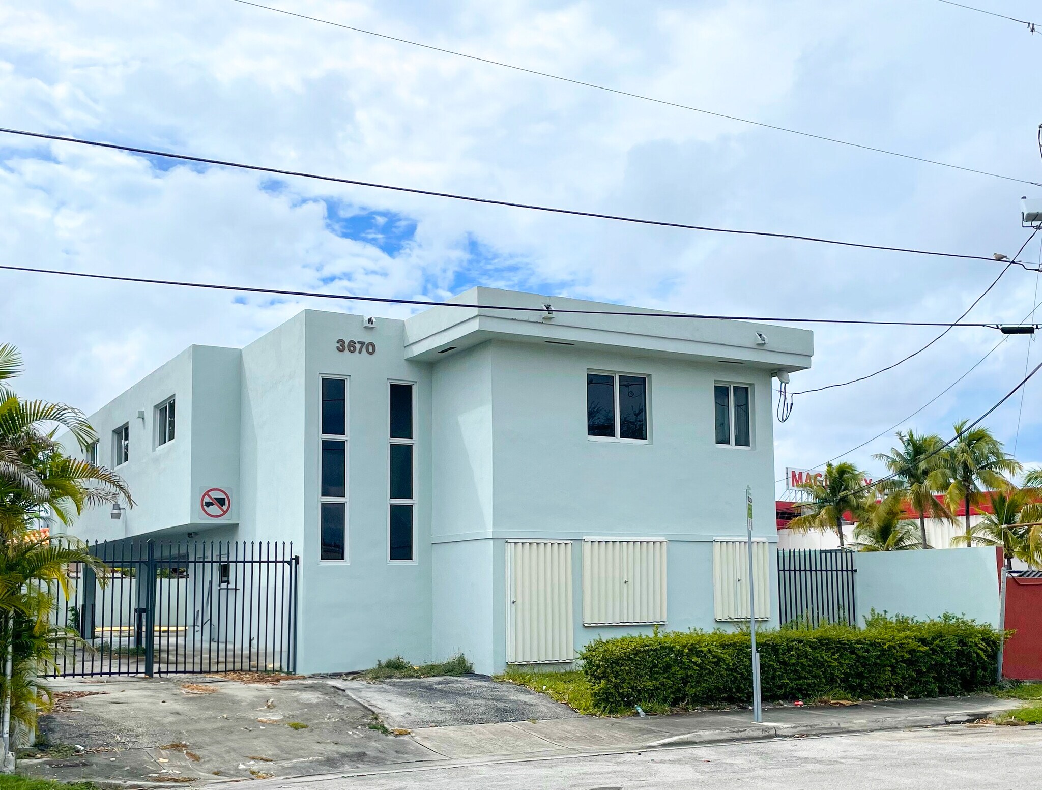 3670 NW 6th St, Miami, FL à vendre Photo de l’immeuble– Image 1 sur 9