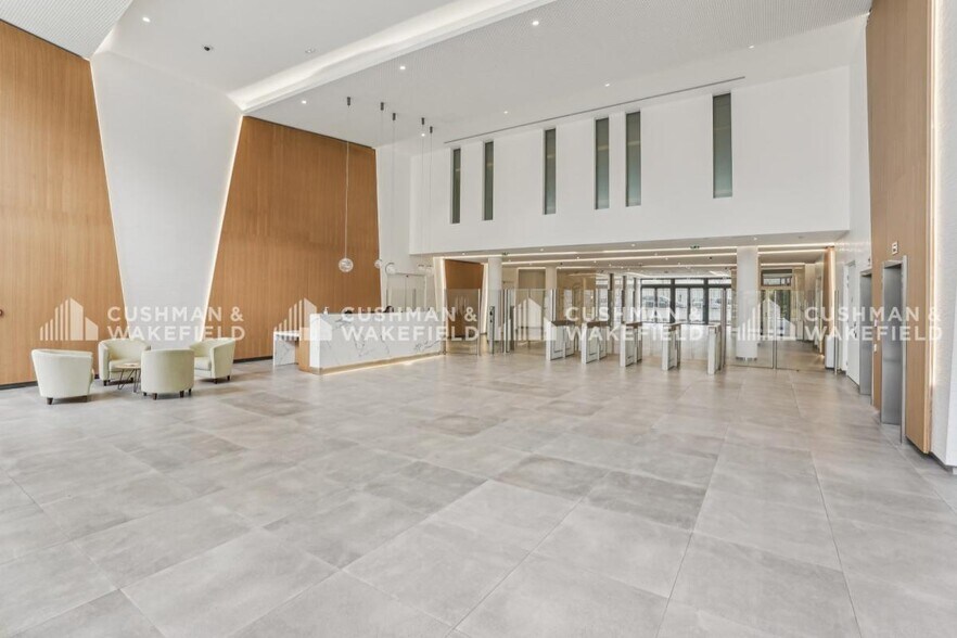 2 Avenue De La Gare, Montigny-le-Bretonneux à louer - Hall d’entrée – Image 2 sur 17
