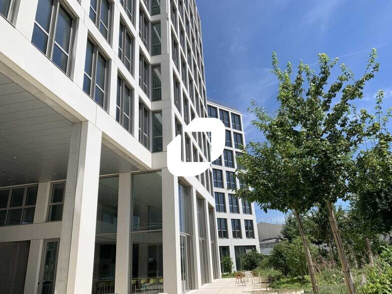 Bureau dans Aubervilliers à louer - Photo de l’immeuble – Image 3 sur 13