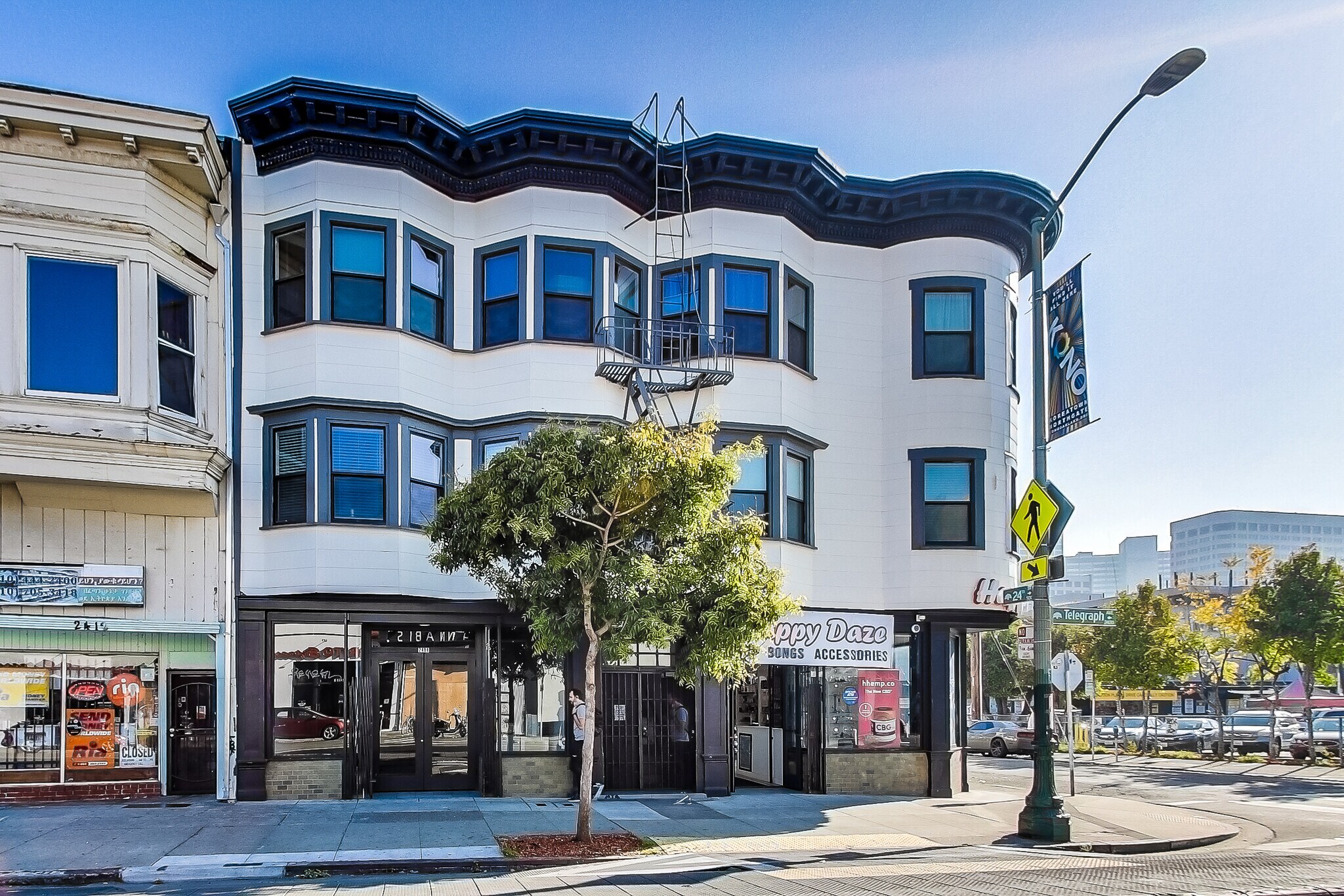 2404 Telegraph Ave, Oakland, CA à louer Photo de l’immeuble– Image 1 sur 4