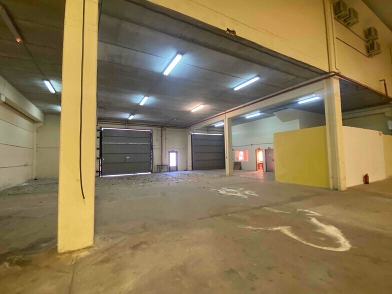 Industriel/Logistique dans Fuente el Saz de Jarama, Madrid à vendre - Photo de l’immeuble – Image 2 sur 13