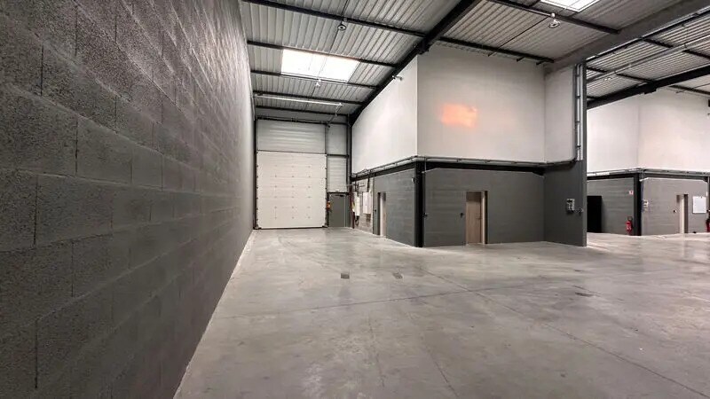 6 Rue D'Arsonval, Chassieu à louer Photo de l’immeuble– Image 1 sur 10