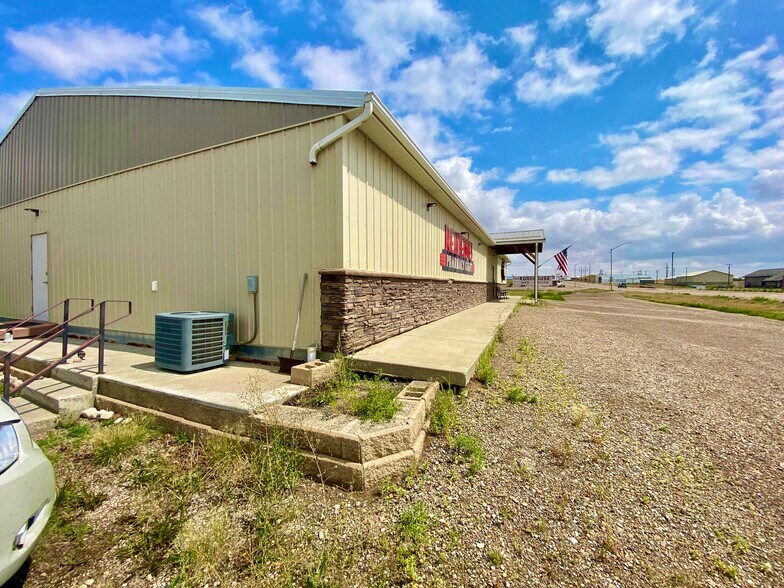 510 E Washington Ave, Chester, MT à vendre - Photo de l’immeuble – Image 3 sur 26