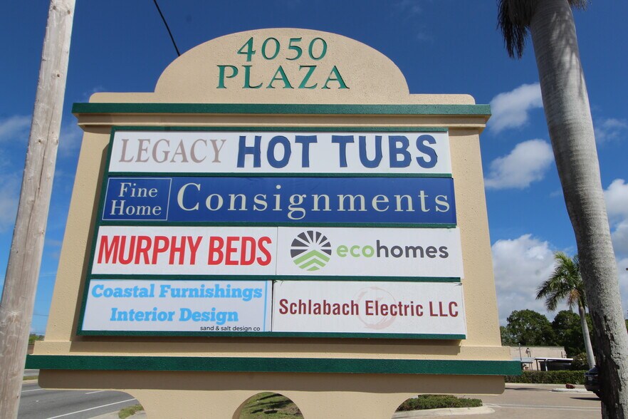 4050 N Washington Blvd, Sarasota, FL à louer - Photo de l’immeuble – Image 3 sur 11