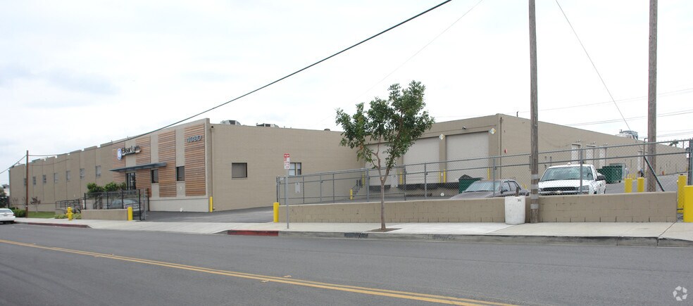 4380 Ayers Ave, Los Angeles, CA à louer - Photo principale – Image 1 sur 9