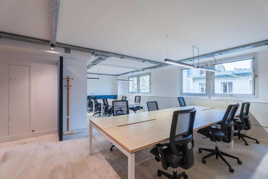 18 Rue Jean Giraudoux, Paris à louer - Photo de l’immeuble – Image 2 sur 14