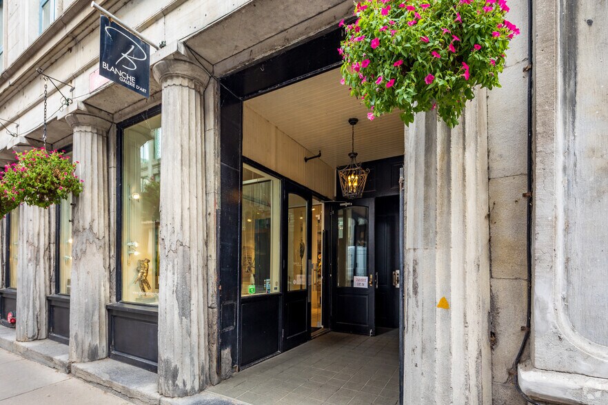 216-218 Rue Saint-Paul O, Montréal, QC à louer - Photo de l’immeuble – Image 3 sur 3
