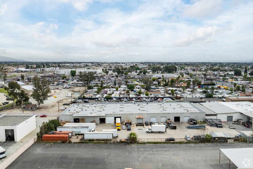 1689 E Mission Blvd, Pomona, CA à vendre - Photo de l’immeuble – Image 3 sur 17