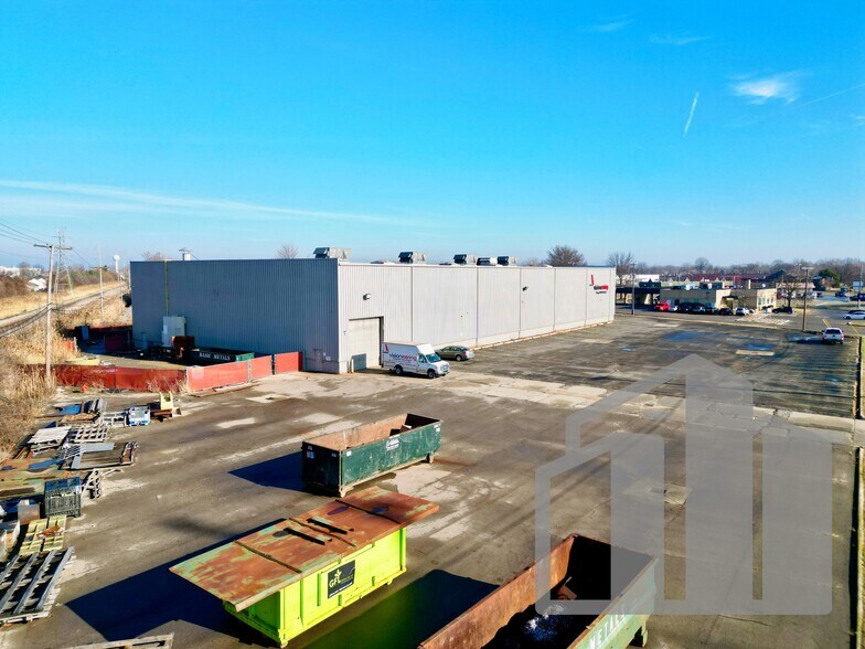 17501 Masonic Blvd, Fraser, MI à vendre - Photo de l’immeuble – Image 2 sur 8