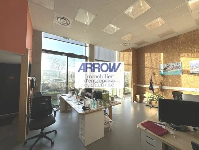 Plus de détails pour Bureau à vendre