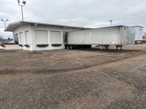 123 Lee St, Belpre, OH à louer Photo de l’immeuble– Image 2 sur 4