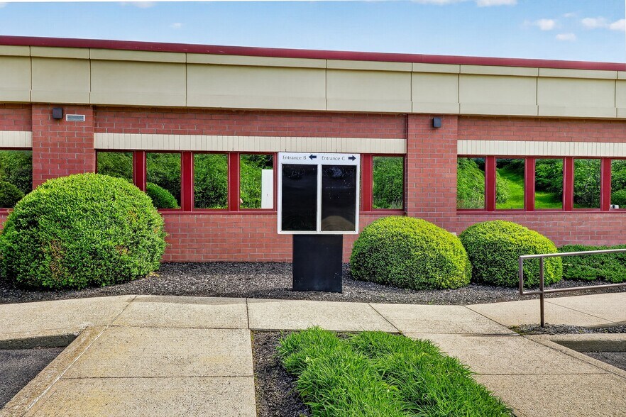 1240 New Scotland Rd, Slingerlands, NY à louer - Photo de l’immeuble – Image 3 sur 31
