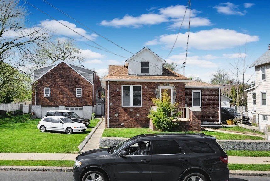 572 Villa Ave, Staten Island, NY à vendre Photo principale– Image 1 sur 3