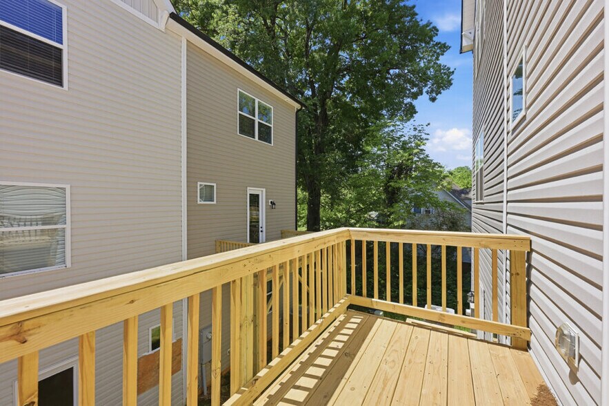 6112 Tuckaseegee Rd, Charlotte, NC à vendre - Photo de l’immeuble – Image 3 sur 4