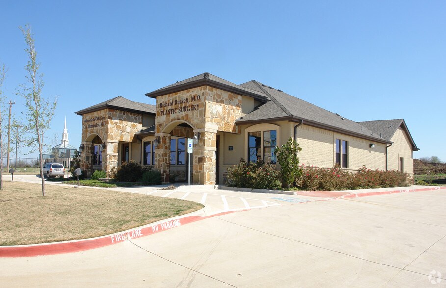 1770 E Broad St, Mansfield, TX à louer - Photo de l’immeuble – Image 2 sur 9