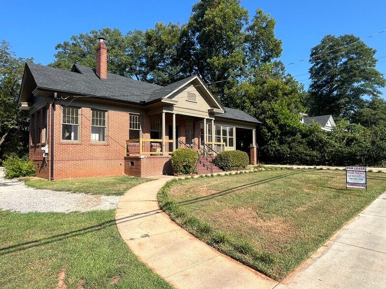 406 S Lewis St, Lagrange, GA à louer - Photo de l’immeuble – Image 2 sur 27
