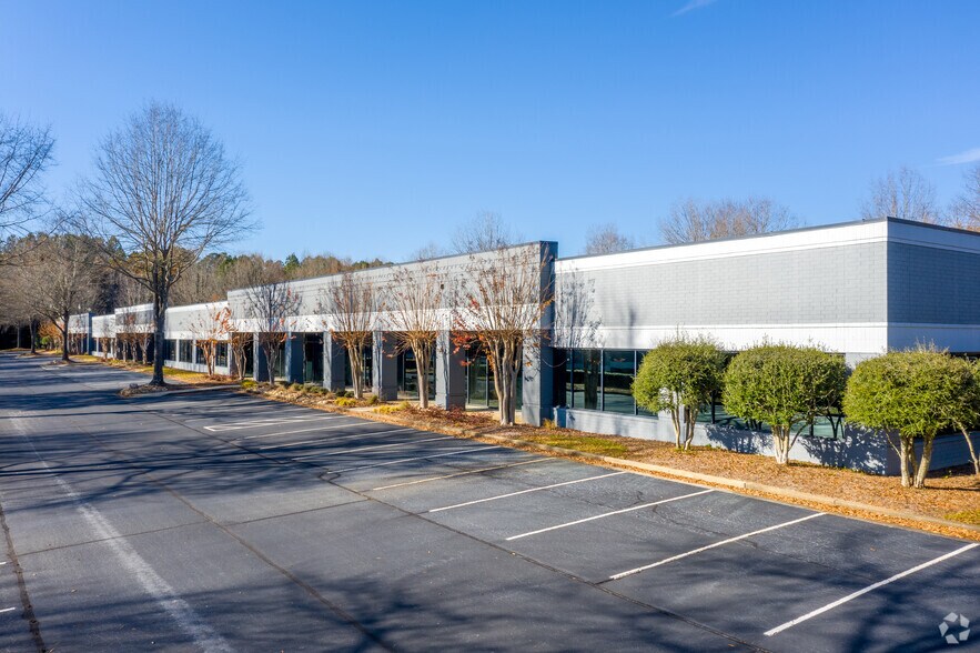 3159 Royal Dr, Alpharetta, GA à louer - Photo de l’immeuble – Image 2 sur 9