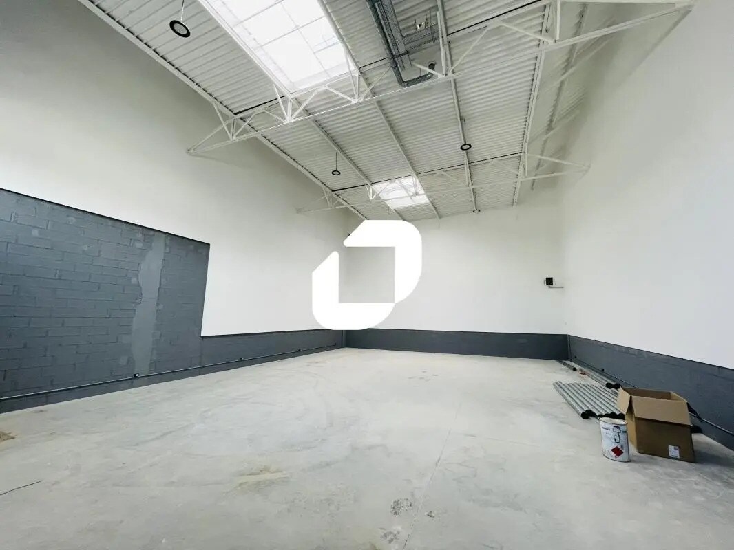 Local d’activités dans Vaux-le-Pénil à louer Photo intérieure– Image 1 sur 5