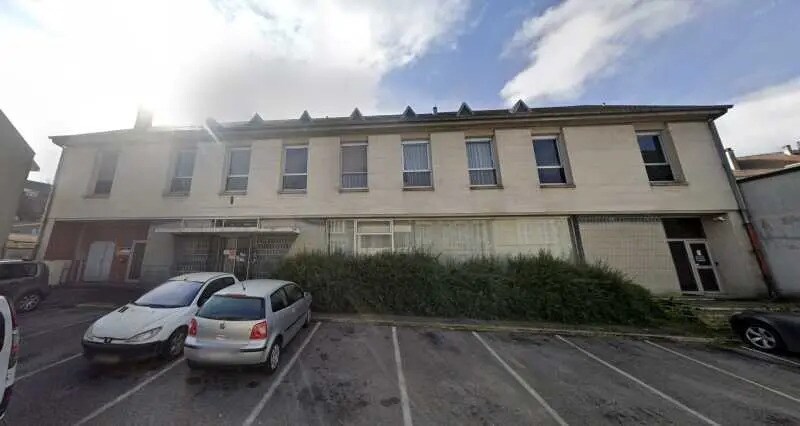 Bureau dans Noyon à vendre - Photo de l’immeuble – Image 1 sur 6