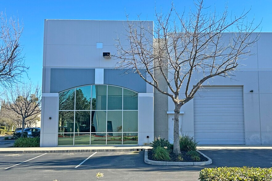 6553 Las Positas Rd, Livermore, CA à vendre - Photo de l’immeuble – Image 2 sur 11