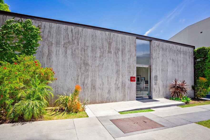 110 N Doheny Dr, Beverly Hills, CA à vendre - Photo de l’immeuble – Image 1 sur 19