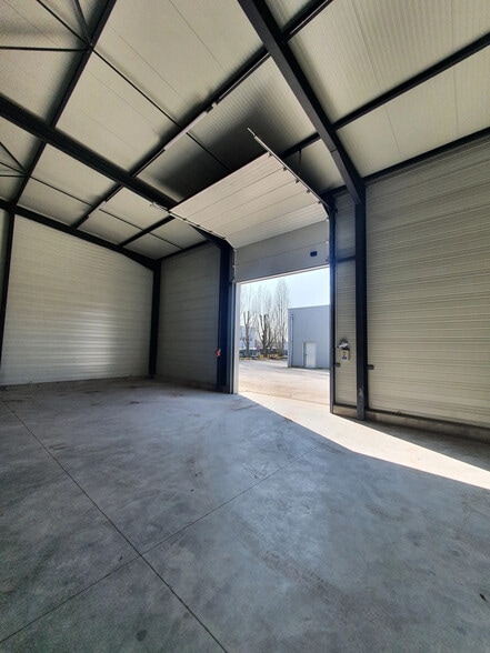 22 Rue Des Frères Lumière, Saint-Jean-de-Braye à louer - Photo principale – Image 1 sur 8