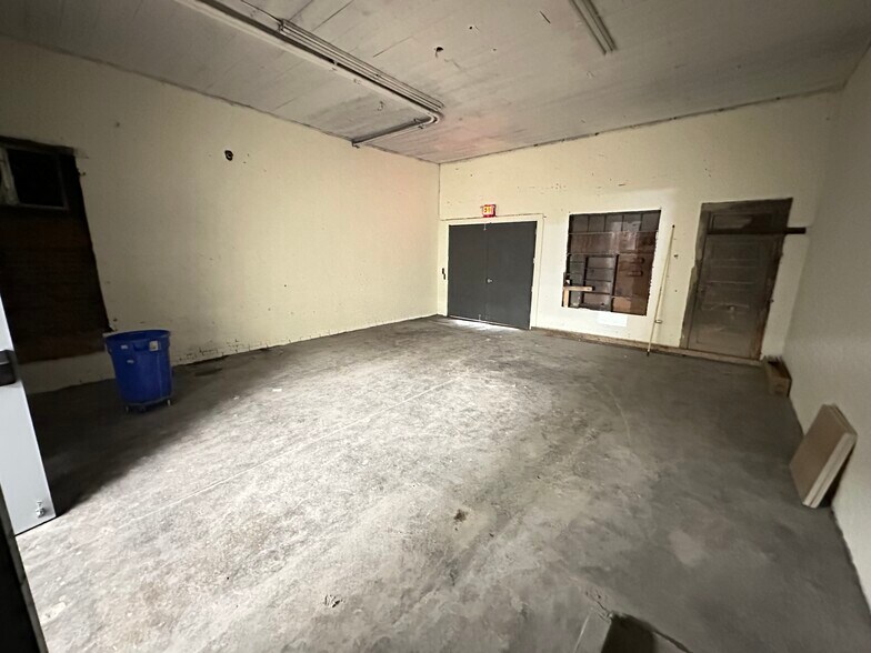 205 N Elm St, Denton, TX à louer - Photo de l’immeuble – Image 3 sur 9
