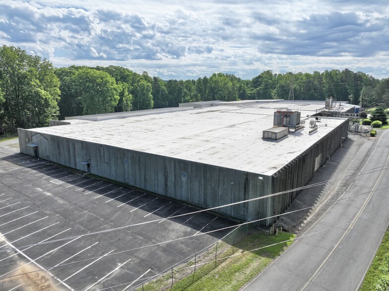 100 Saxony Dr, Mc Adenville, NC à louer - Photo de l’immeuble – Image 1 sur 8