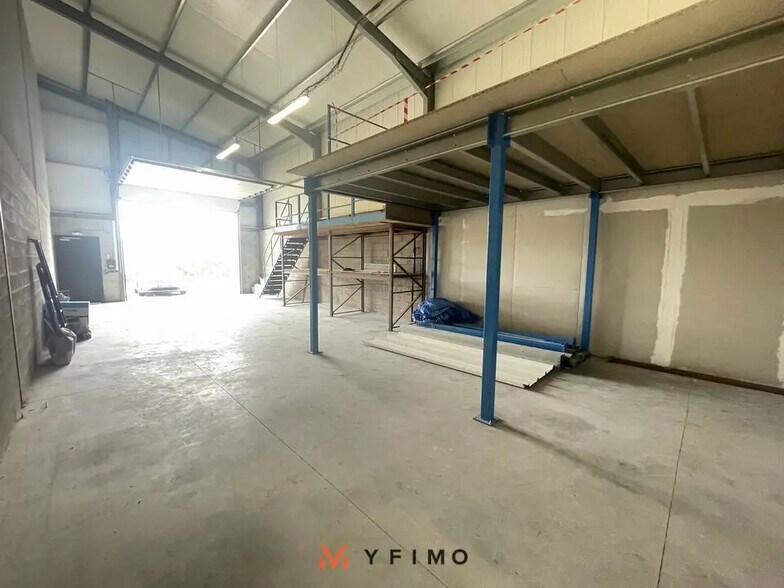 Local d’activités dans Ecquevilly à louer - Photo intérieure – Image 3 sur 5