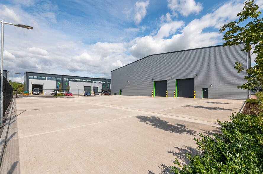 Nissan Way, Bishops Cleeve à vendre - Photo de l’immeuble – Image 2 sur 5