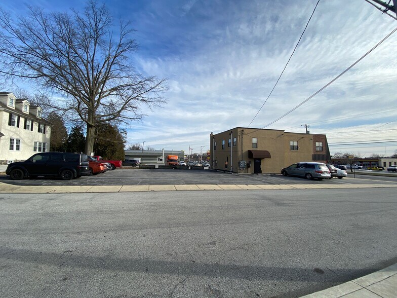 2619 West Chester Pike, Broomall, PA à louer - Photo de l’immeuble – Image 3 sur 5