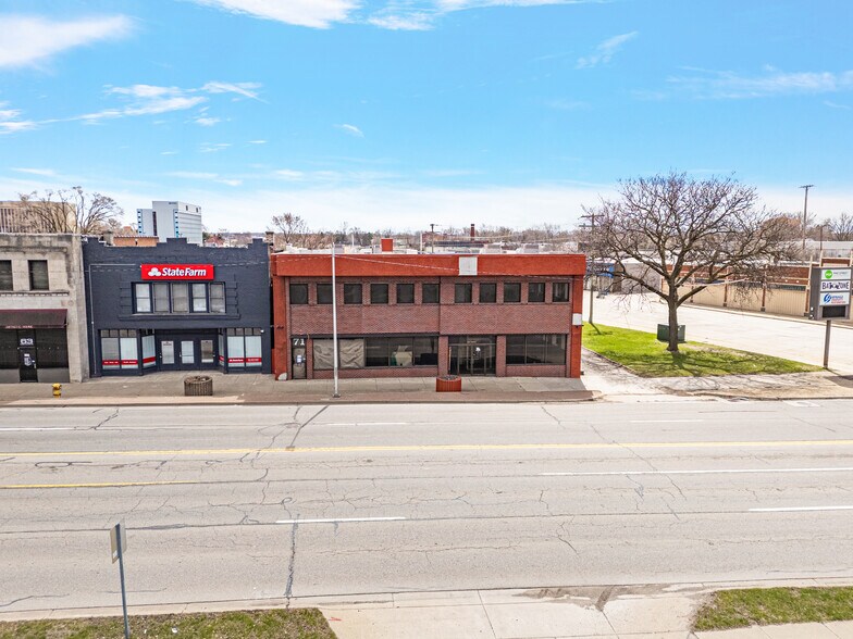 71-75 W Huron St, Pontiac, MI à vendre - Photo principale – Image 1 sur 16