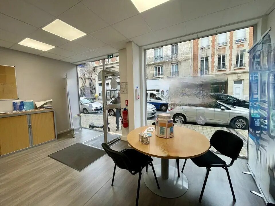 Local commercial dans Reims à louer Photo de l’immeuble– Image 1 sur 5