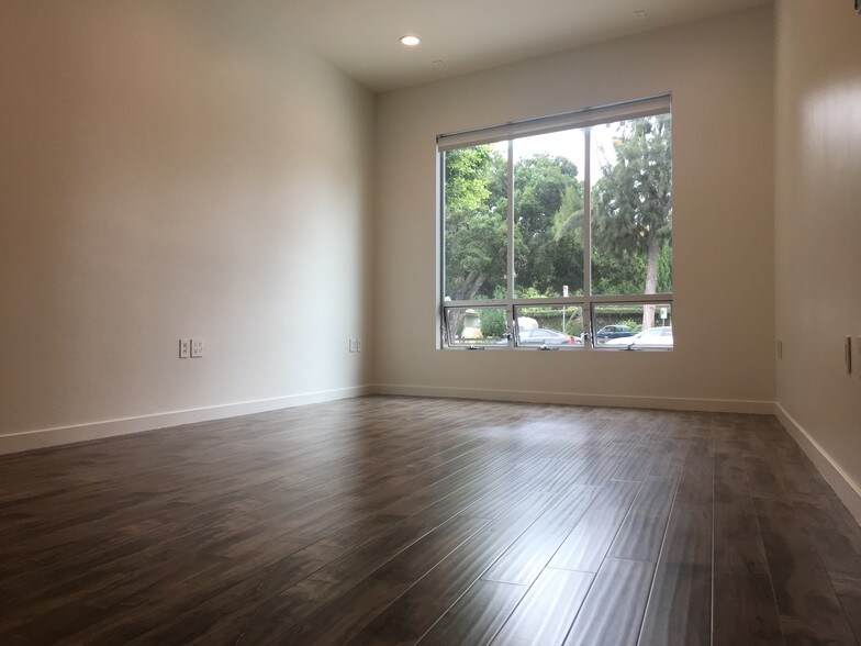 13263 Ventura Blvd, Studio City, CA à louer - Photo intérieure – Image 2 sur 20