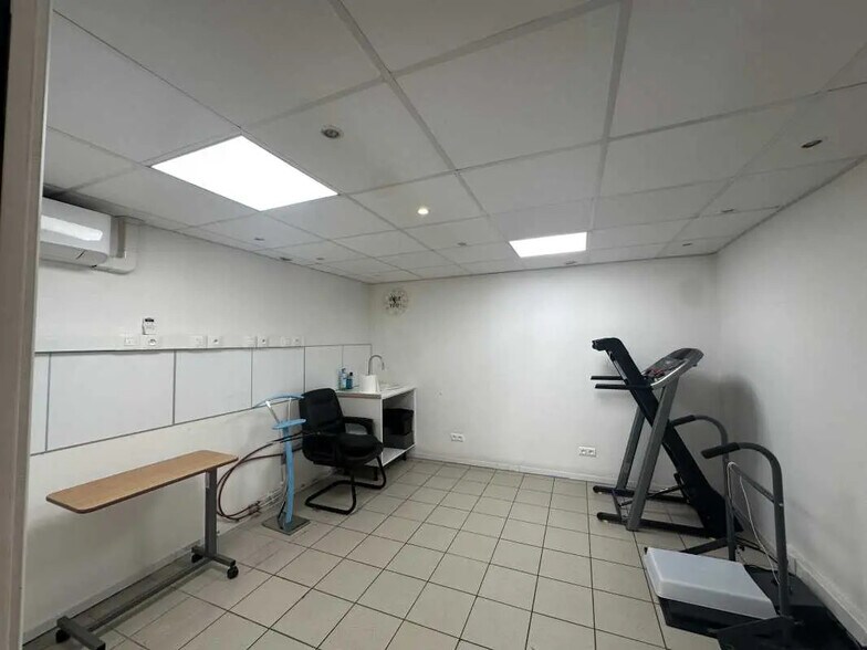 Local commercial dans Bordeaux à louer - Photo de l’immeuble – Image 3 sur 9