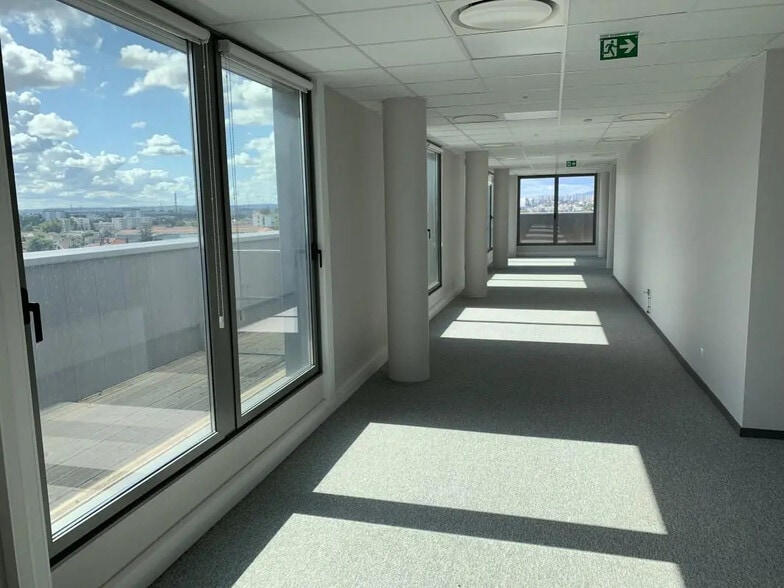 163 Avenue Jean Mermoz, Lyon à louer - Photo intérieure – Image 3 sur 7