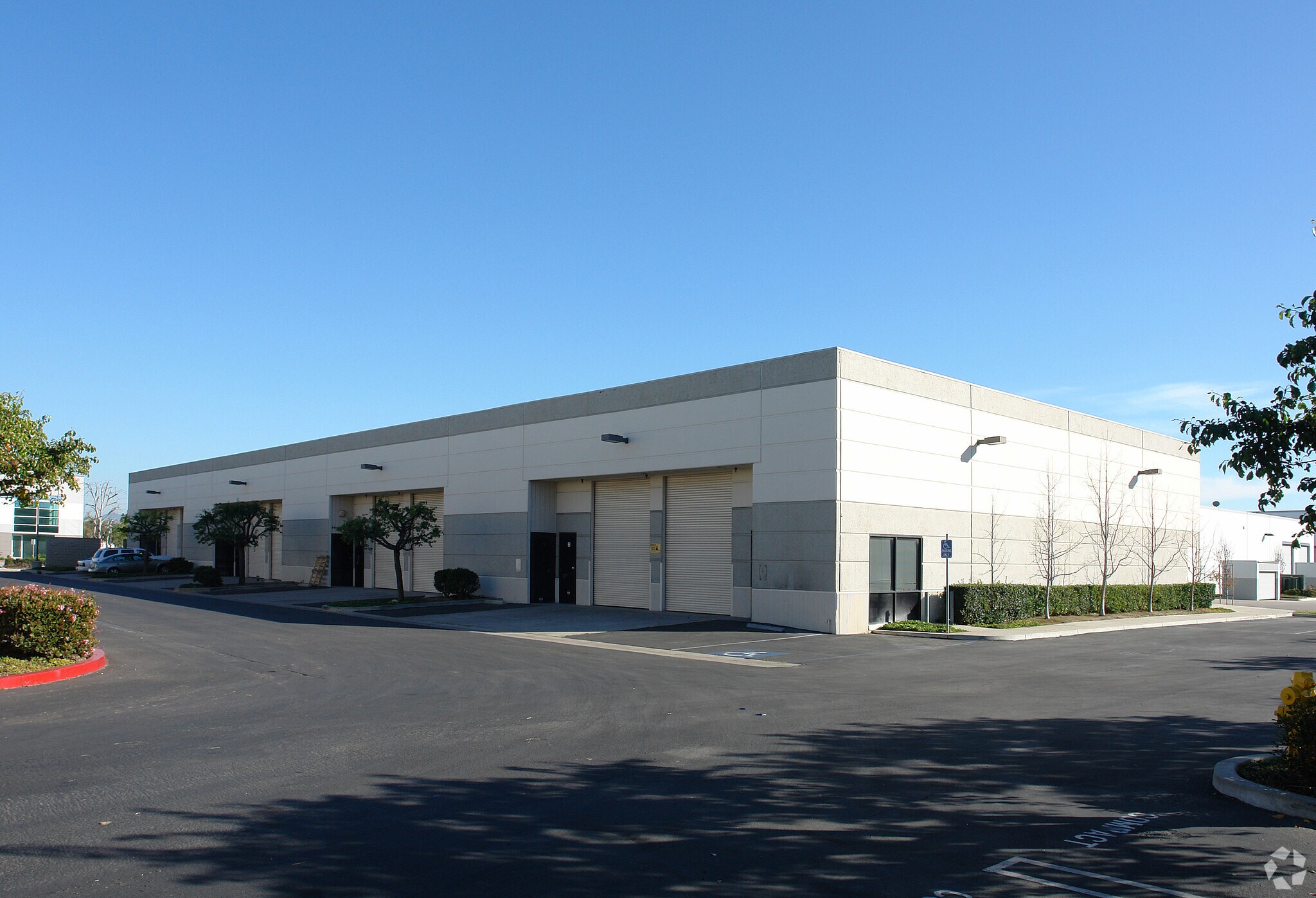 2364 E Sturgis Rd, Oxnard, CA à vendre Photo principale– Image 1 sur 15