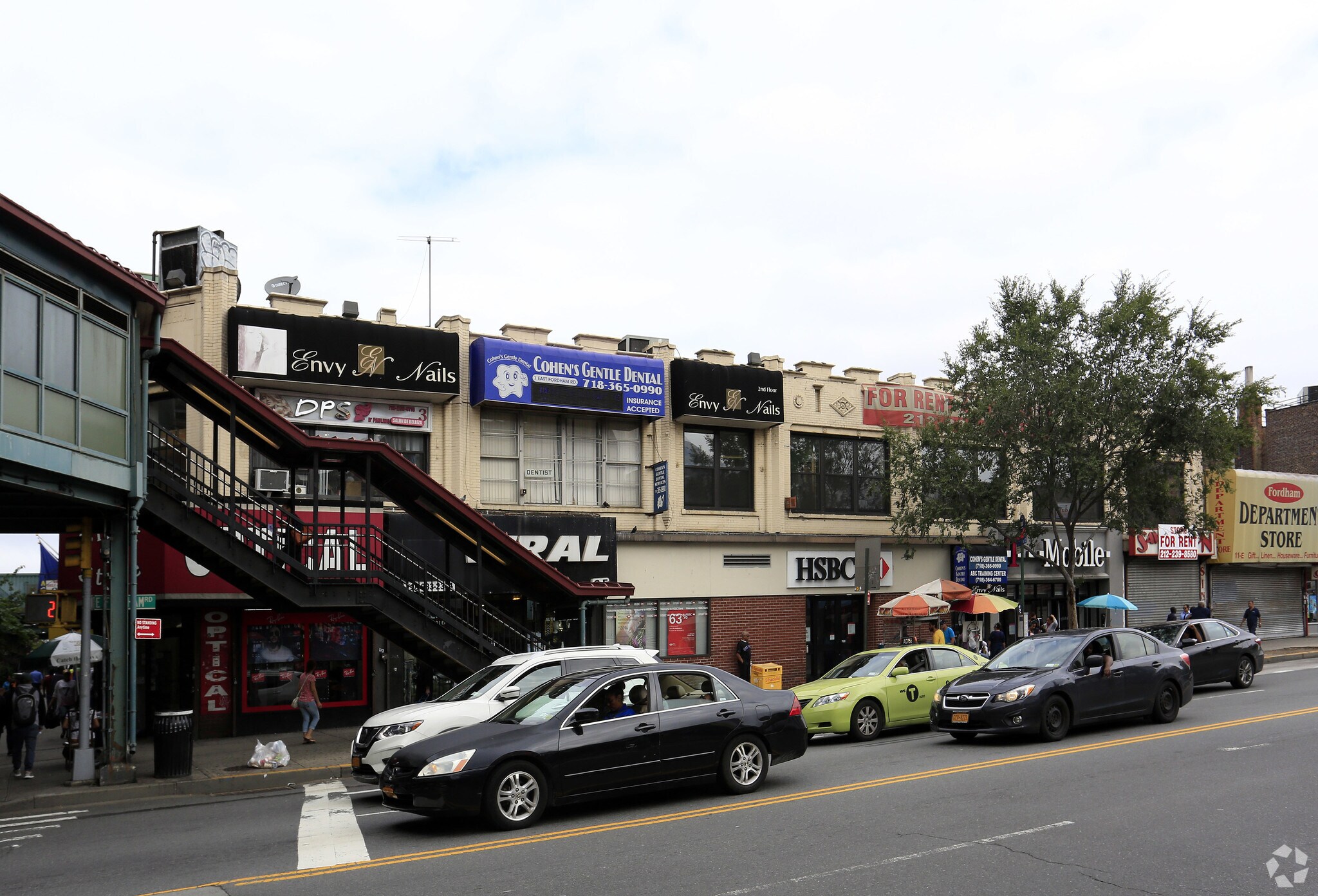 1-17 E Fordham Rd, Bronx, NY à louer Photo principale– Image 1 sur 7