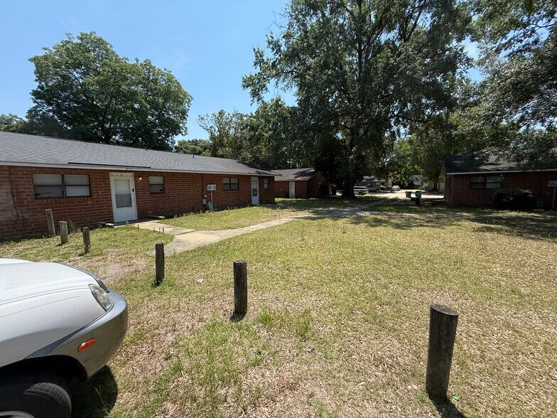 104 Raley St, Cheraw, SC à vendre - Photo de l’immeuble – Image 2 sur 9