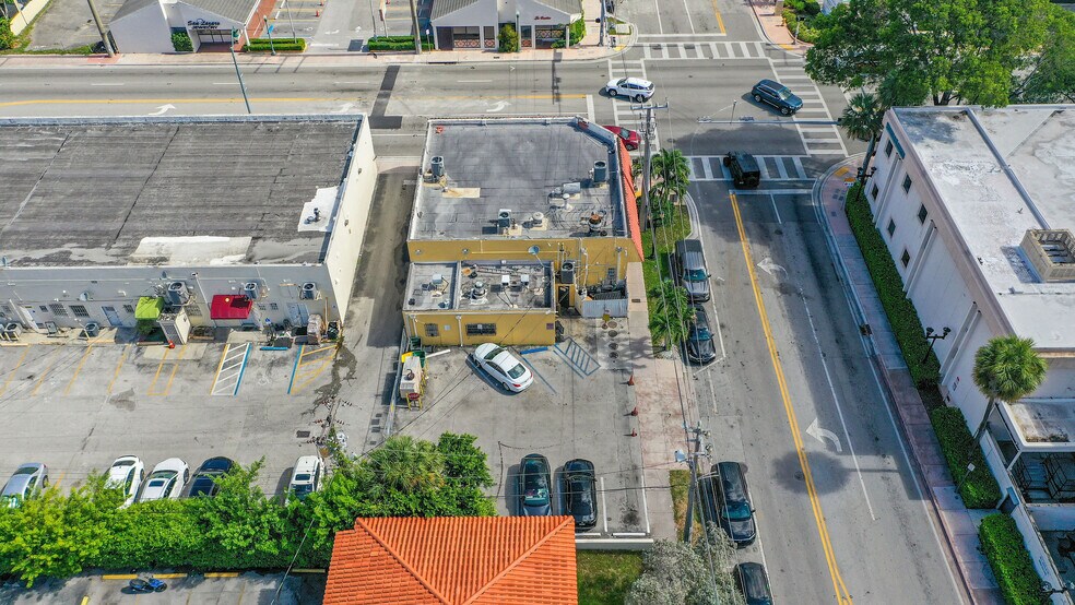 3800 SW 8th St, Coral Gables, FL à vendre - Photo de l’immeuble – Image 3 sur 60