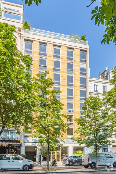 35 Avenue Franklin D. Roosevelt, Paris à louer - Photo de l’immeuble – Image 3 sur 4